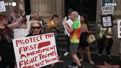 Usa, manifestazione fuori dallo studio televisivo di Jimmy Kimmel