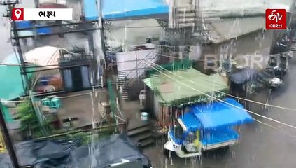 ભરૂચ જિલ્લામાં ગાજવીજ સાથે વરસાદ, ગરમીથી રાહત પરંતુ ગરબા આયોજકો મુશ્કેલીમાં