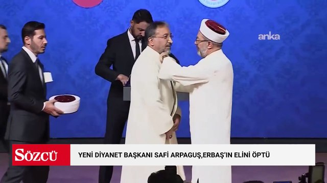 Ali Erbaş helallik istedi: Yeni Diyanet Başkanı Safi Arpaguş da elini öptü