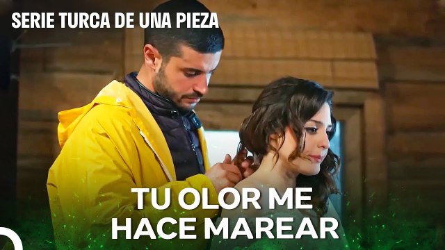 Nunca İmaginamos Nuestra Noche De Bodas Así - Estado Civil: Complicado (Doblado en Español)