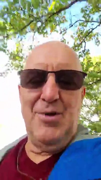 På väg hem efter att ha handlat. Mycket folk på Lidl. Örebro 19 Sept. 2025