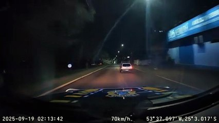 Motorista capota carro com 96 kg de maconha e é ejetado