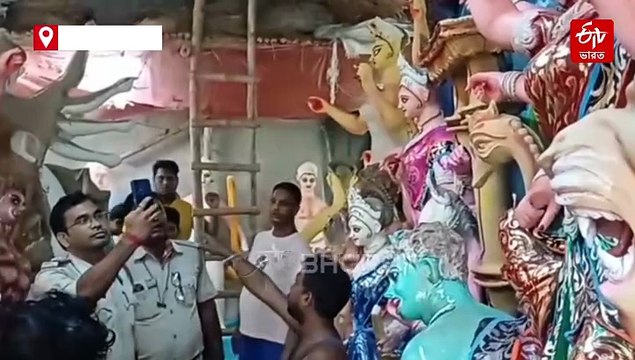 অবাক কাণ্ড ! দুর্গা প্রতিমার মুখ চুরি কুমোরপাড়ায়