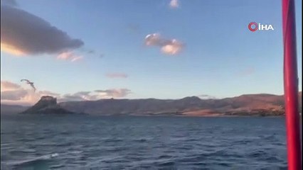 Feribot seferleri durduruldu; 3 kilometrelik araç kuyruğu oluştu