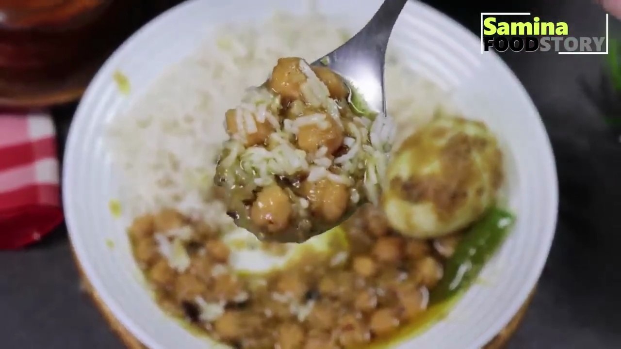 Famous Lahori Cholay recipe,Lahori Chana Recipe,Anda Chanay Recipe by Samina Food Story (1)