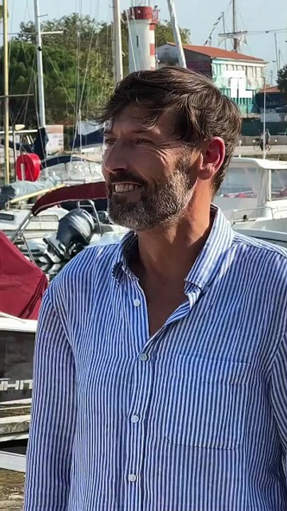 Laurent Kérusoré, @leafrancoisoff & @zoelaib au @festivaldelafiction de La Rochelle pour une séance dédicace @pblvofficiel ! _ @lescomediensdepblvepb #plusbellelavie #pblv #laurentkerusore #leafrancois #zoélaïb @tf1