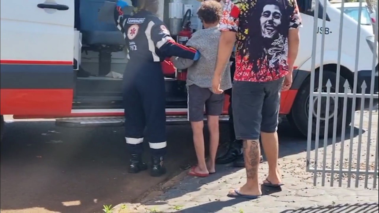 Mulher se engasga com pedaço de melancia e é socorrida pelo Samu no Bairro Guarujá