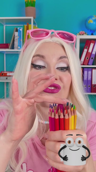 Makeup trick on reverse! 🎨💋 #reversefun #makeuphack