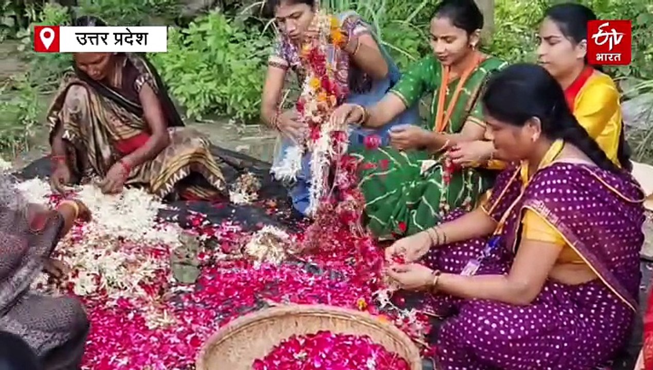 बनारस के मंदिरों में चढ़े फूल से महिलाएं बना रहीं अलग-अलग प्रोडक्ट; रोजगार के साथ कमाई से संवर रही जिंदगी