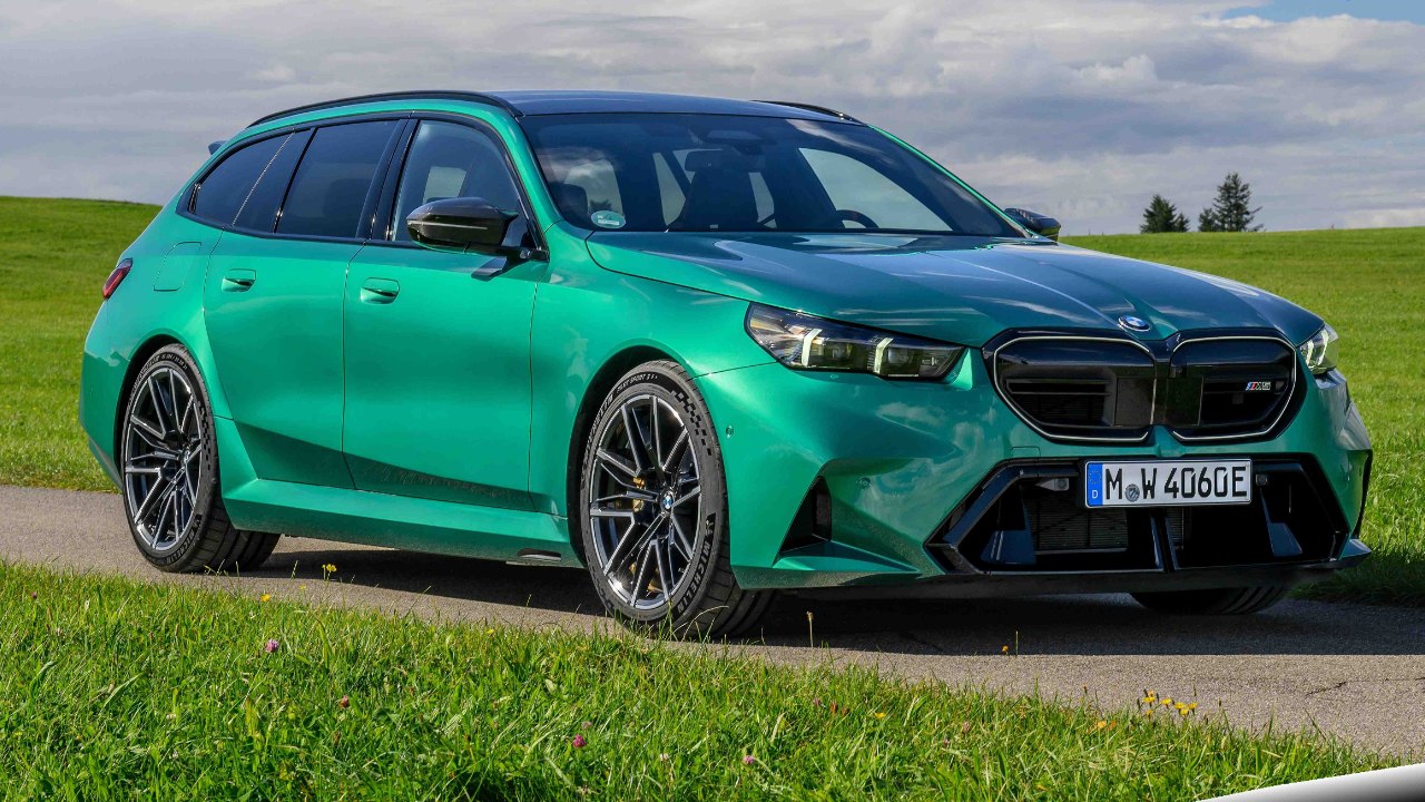 2026 BMW M5 Touring (G99) in M Isle of Man Grün metallic – Detailvorstellung