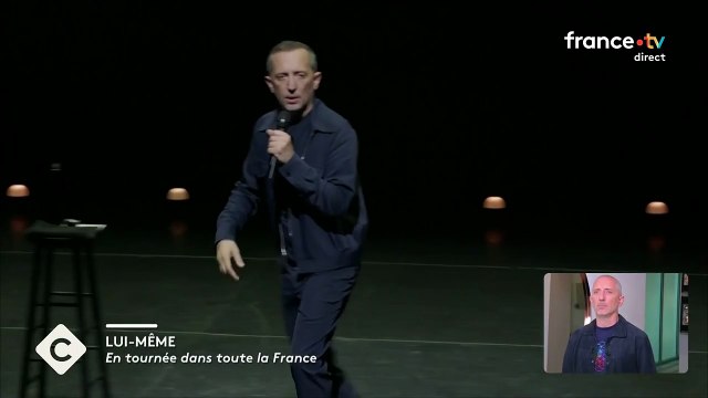 Gad Elmaleh, invité de C à Vous sur France 5, demande des nouvelles d'Anne-Elisabeth Lemoine à Mohamed Bouhafsi.
