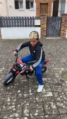 Tao il gère ou pas avec sa moto electrique 🥰