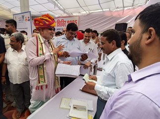 मंत्री झाबर सिंह खर्रा ने लाभार्थियों को पट्टे एवं चेक वितरित किए, देखें वीडियो