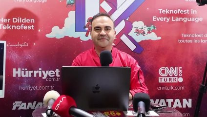 Bakan Kacır, TEKNOFEST'in dördüncü gününde Demirören Medya standını ziyaret etti