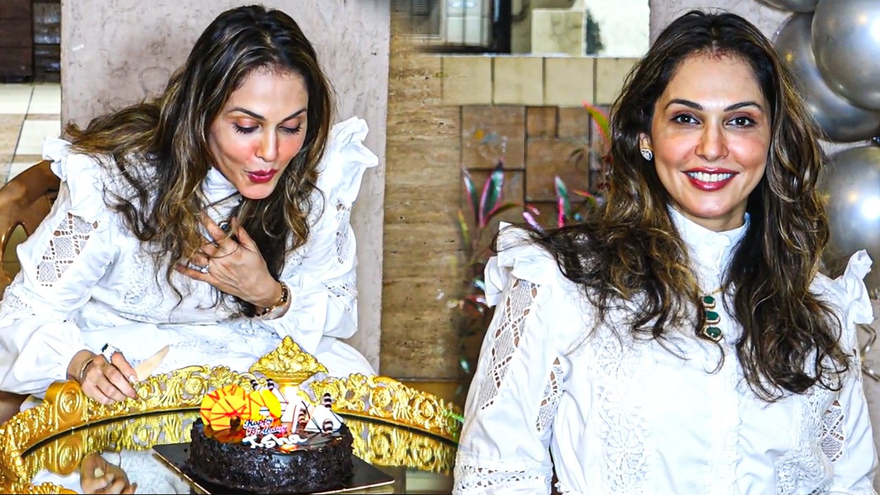 Cake Cutting: Isha Koppikar Celebrates Her 49th Birthday With The Media & Fans | Mumbai