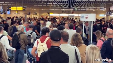 Cyberattacco, caos in alcuni aeroporti europei. Immagini da Bruxelles