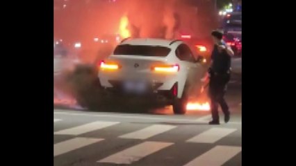 서울 대치동 은마아파트 사거리서 차량 화재...1명 대피 / YTN