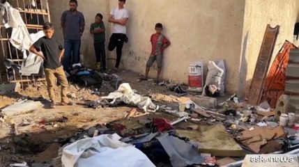 Attacchi su Gaza City, colpita un'area con le tende per gli sfollati