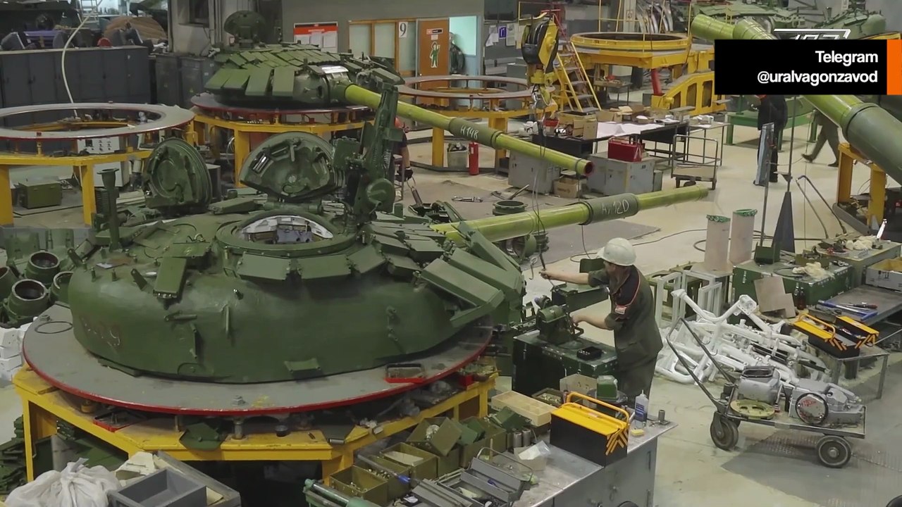 Venäjä esittelee uuden T-72B3-panssarivaunun muunnelman Relikt-panssarilla ja elektronisella sodankäynnillä