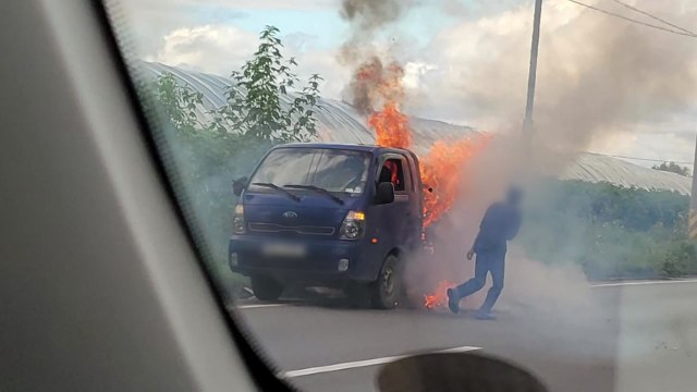 부천 도로 달리던 트럭에 불... 화물칸 발화 추정 / YTN