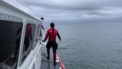 부산 기장 동백항 앞바다 어선 충돌...2명 구조 / YTN