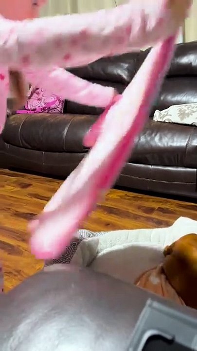 "(OC) Aujourd’hui c’est mon 5ᵉ anniversaire d’hygiène et sobriété. Je fète ça avec ma petite fée de 5 ans, qui a reçu deux chiots de 9 semaines 🥹"