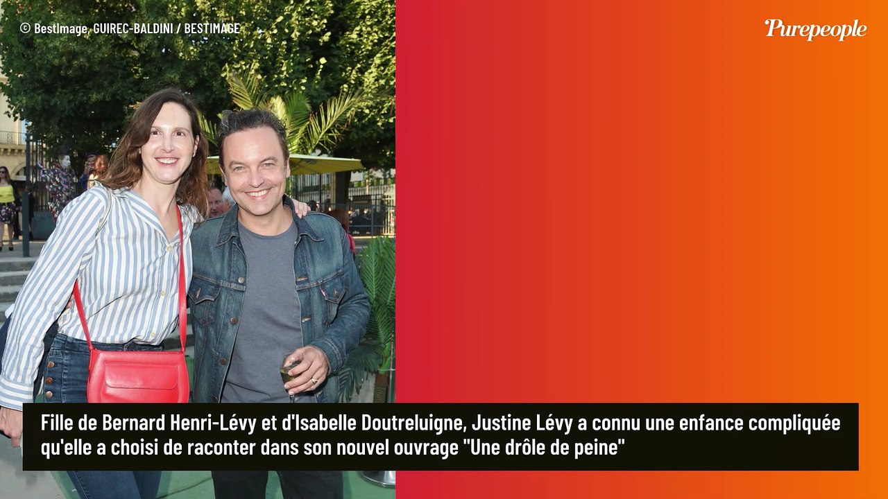 20 ans d'amour avec Patrick Mille et deux enfants de 16 et 20 ans, Justine Lévy est une maman toujours inquiète : "Je les géolocalise"