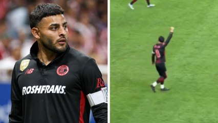 Alexis Vega es abucheado por la afición de Chivas y hasta lo insultan