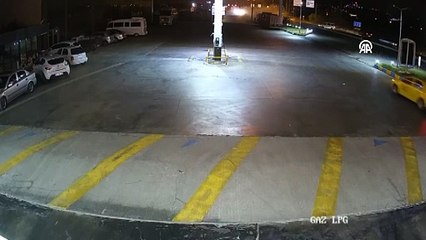 Aydın'da 3 araç birbirine girdi: Kaza anı kameralarda