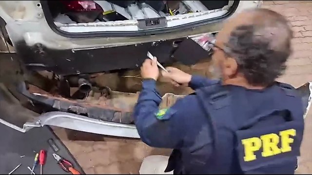 PRF apreende cerca de 50 kg de cabelos humanos em abordagem na BR-277, em Cascavel