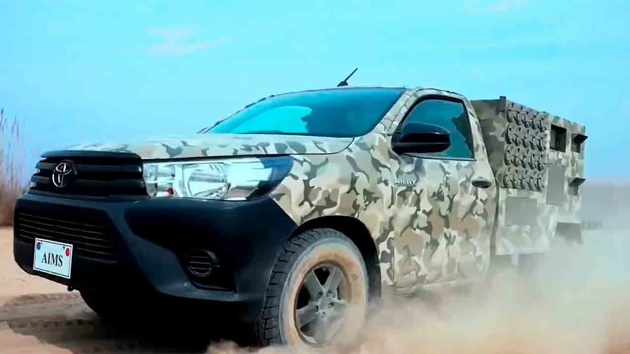 Video: Pakistan kehittää automaattisen kranaatinheitinjärjestelmän panssaroidun Toyota Hiluxin pohjalta