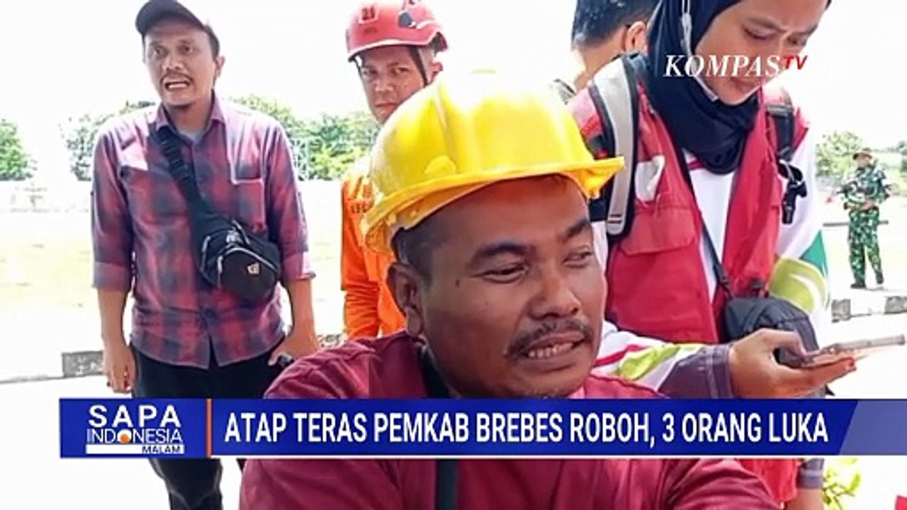 Atap Teras Kantor Pemkab Brebes Ambruk, Pekerja: Dengar Suara Retakan Sebelum Roboh! | SAPA MALAM