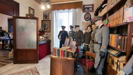 Il collezionista di uniformi a Palazzo Arrigo a Termini Imerese