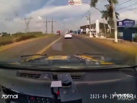 PRF apreende quase 500 kg de maconha e recupera veículo roubado em Maringá