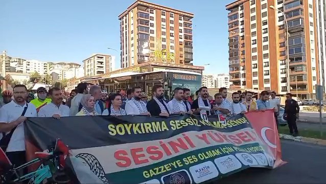 Şanlıurfa’da AK Parti Karaköprü İlçe Gençlik Kolları tarafından Gazze’ye destek amacıyla bisiklet turu ve basın açıklaması gerçekleştirildi