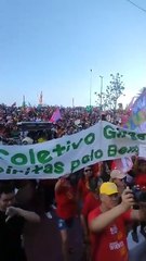 População em Fortaleza vai às ruas para manifestar contra PEC da blindagem