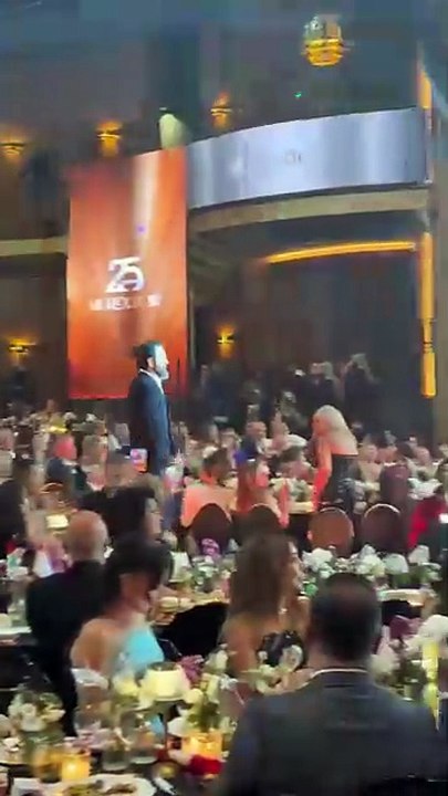 تيم حسن يُشعل موريكس دور 2025 بجائزة أفضل ممثل وسؤال ساخر يهزّ القاعة: وين مصارينا يا أولاد الأحبّة؟؟