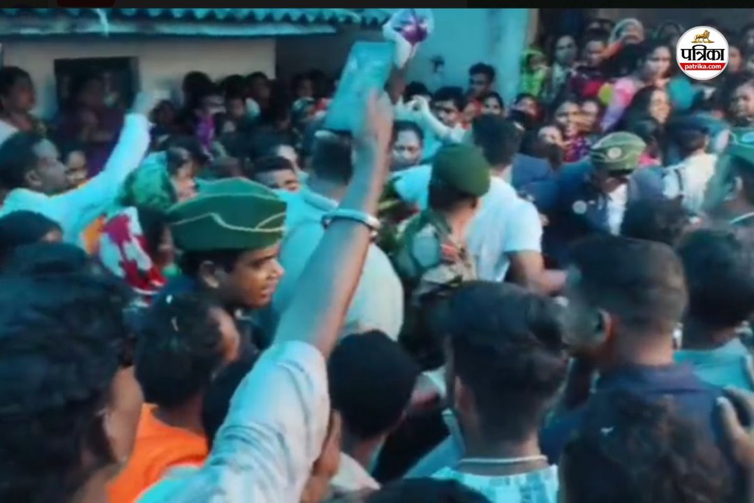 मणिपुर हमले में शहीद बस्तर का लाल! बालेंगा गांव में मातम और गर्व का माहौल, Video...