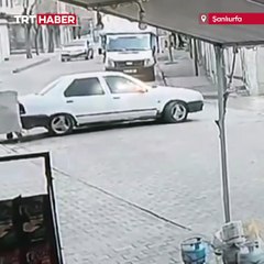 Geri manevra yapamadı, çarpa çarpa çıktı