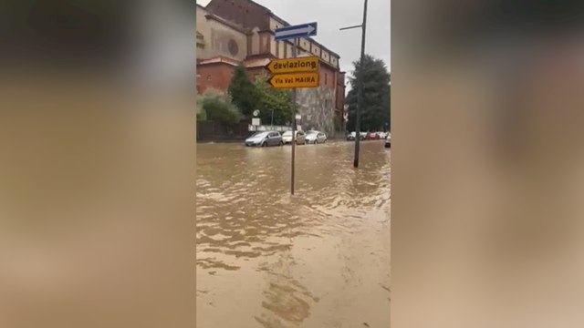 Milano, il Seveso esonda in zona Niguarda e Prato Centenaro: gli allagamenti in viale Suzzani
