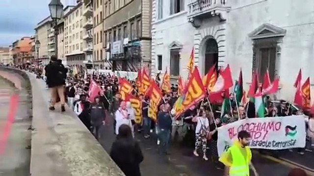 Pisa, una citt? che sfila per Gaza: il serpentone umano in sostegno al popolo palestinese