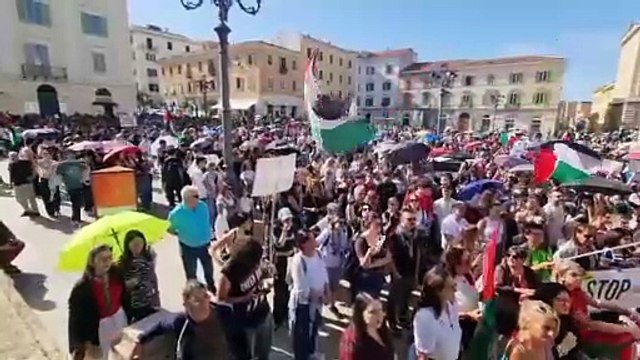 Sciopero per la Palestina, migliaia in piazza d'Italia a Sassari: No al genocidio