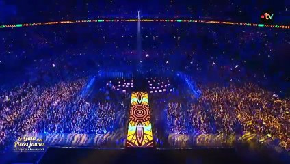Gims chante "Ciel" et "Sapés comme jamais" au Gala des Pièces Jaunes 2025