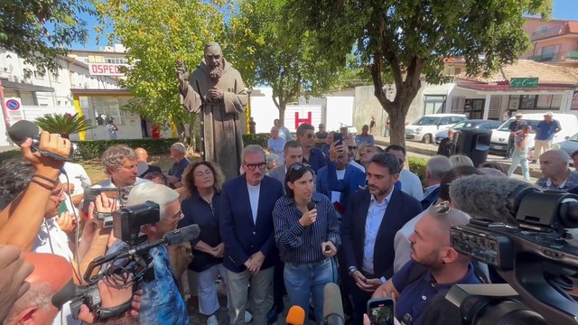 Eddy Schlein a Vibo Valentia per le elezioni calabresi