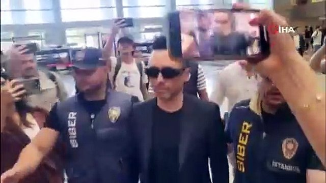 Mabel Matiz olarak bilinen şarkıcı Fatih Karaca hakkında, yazdığı Perperişan isimli şarkının sözleri nedeniyle İçişleri Bakanlığı müracaatı üzerine İstanbul Cumhuriyet Başsavcılığı tarafından müstehcenlik suçu iddiasıyla soruşturma başla