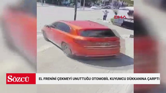 Sürücüsünün el frenini çekmeyi unuttuğu otomobil kuyumcu dükkanına çarptı