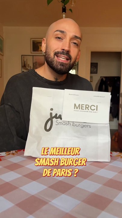 Je teste le meilleur smash burger de Paris ? En tout cas c’est ce que beaucoup ont tendance à dire ! Mais moi, j’en pense quoi ? 😌 (ptdr j’suis qui ?) Le smash burger de chez Junk, fait par le chef Charles Neyers ! #TikTokFood #foodtok #burger