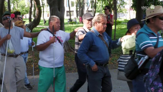 Colectivos marchan contra la gentrificación en Guadalajara; exhiben rentas exorbitantes