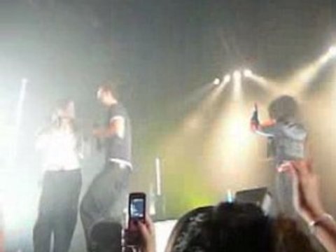 Amel Bent Choristes Lyon 9 mai 2008