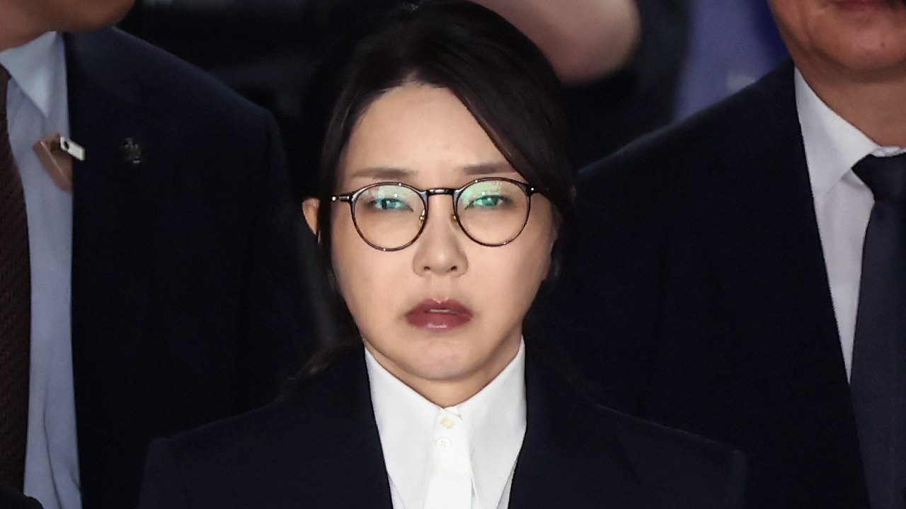 김건희 첫 재판 촬영 허가...피고인석 전 영부인 공개 전망 / YTN